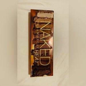 Urban Decay Naked Heat Eyeshadow Palette